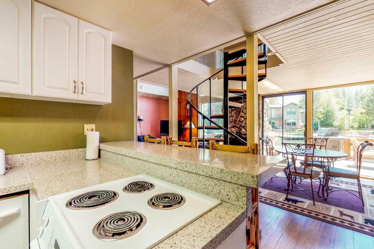 Waterfront Apres' Ski Cabin Villa South Lake Tahoe Bagian luar foto
