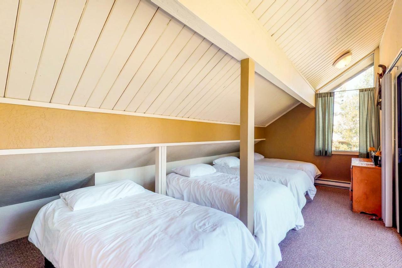 Waterfront Apres' Ski Cabin Villa South Lake Tahoe Bagian luar foto
