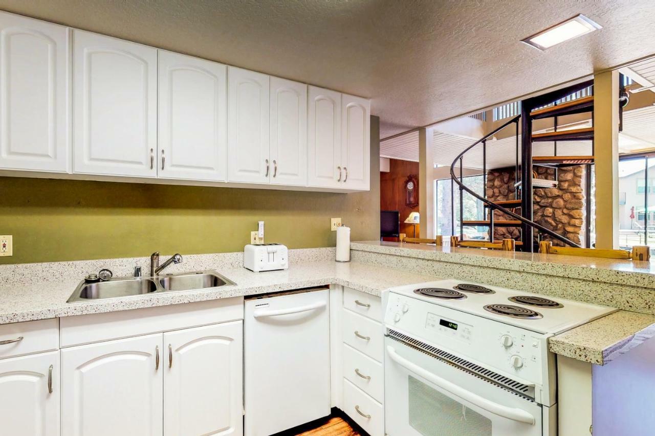 Waterfront Apres' Ski Cabin Villa South Lake Tahoe Bagian luar foto