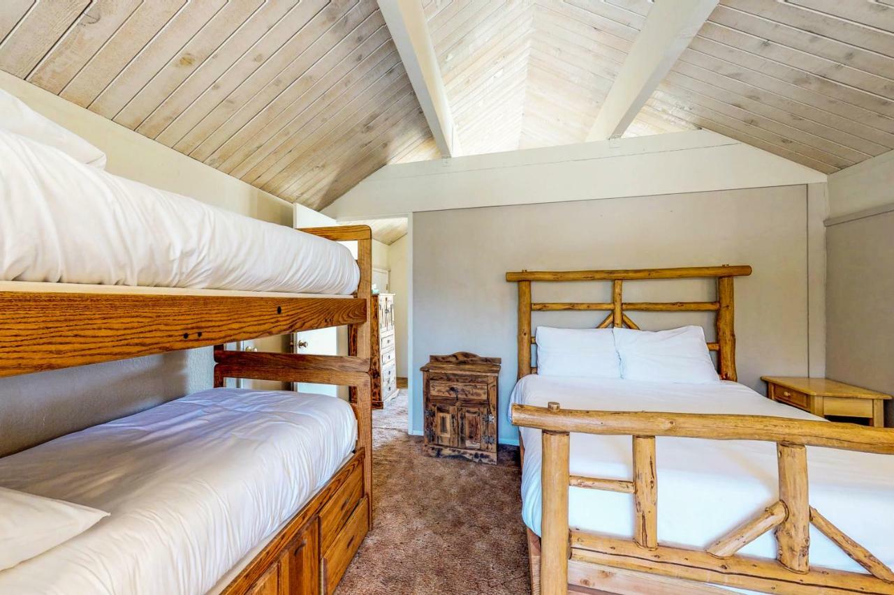 Waterfront Apres' Ski Cabin Villa South Lake Tahoe Bagian luar foto